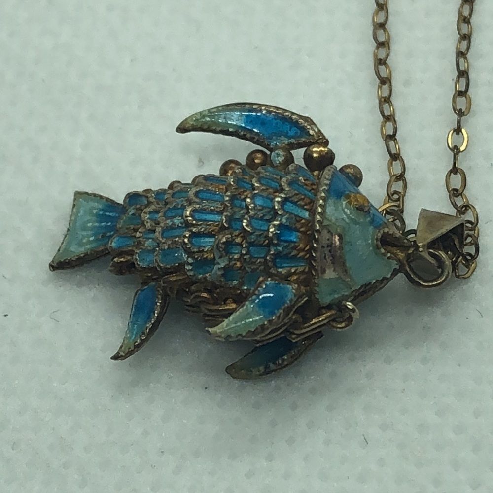 💛 Antique 14k Gold Filled Blue Fish Necklace - Picture 5 of 5